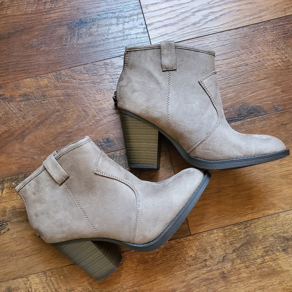 Block Heel Boots Size 8.5 NWOT